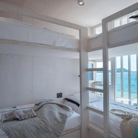 Oikos Resort Buqez - Villa Moonlight 77 *
